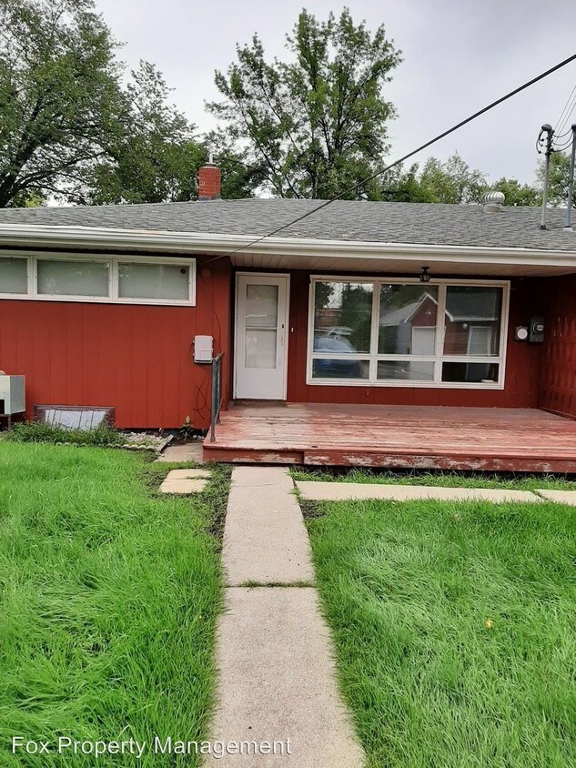 Primary Photo - 2619-2619 5th Ave N