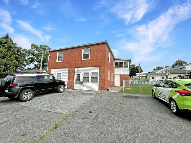 Building Photo - 209-211 Peach Street