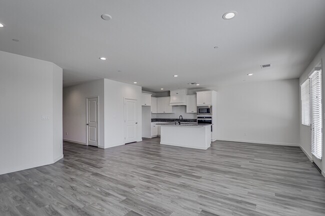 Foto del edificio - 15017 Maryvale Ave