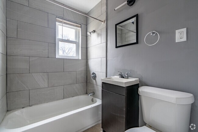 2 habitaciones, 1 baño - 635 pies cuadrados - Baño - Willie Mitchell Apartments