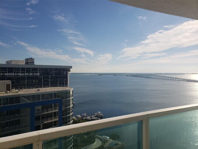 Foto del edificio - 2101 Brickell Ave