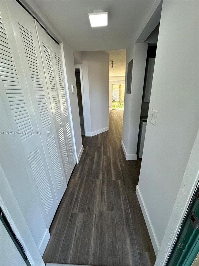 Foto del edificio - 3228 NW 102nd Terrace