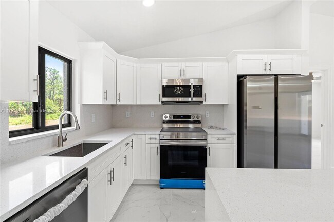 Foto del edificio - 1061 Butler St E
