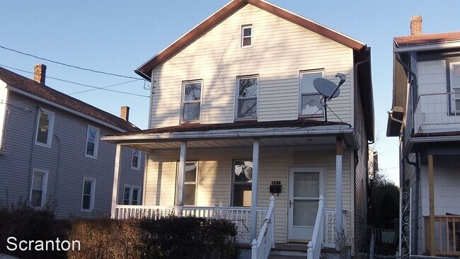 Building Photo - 3 br, 1.5 bath House - 421 Willow St