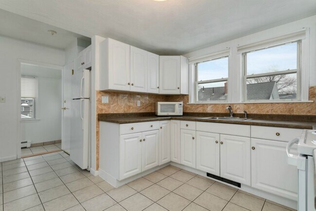 Building Photo - 45 2nd St