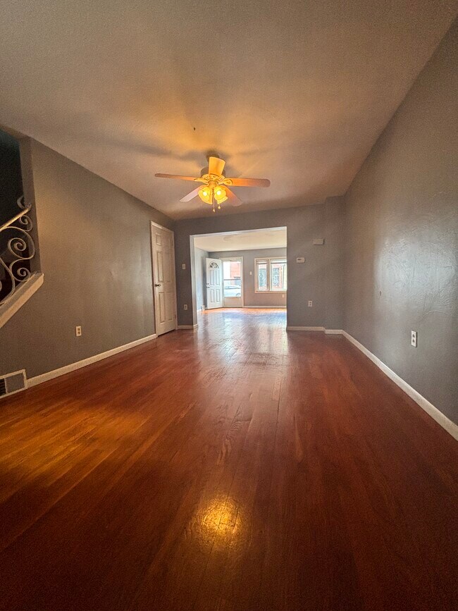 Foto del edificio - 1915 Jane St