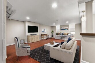 Building Photo - 40 Avon St