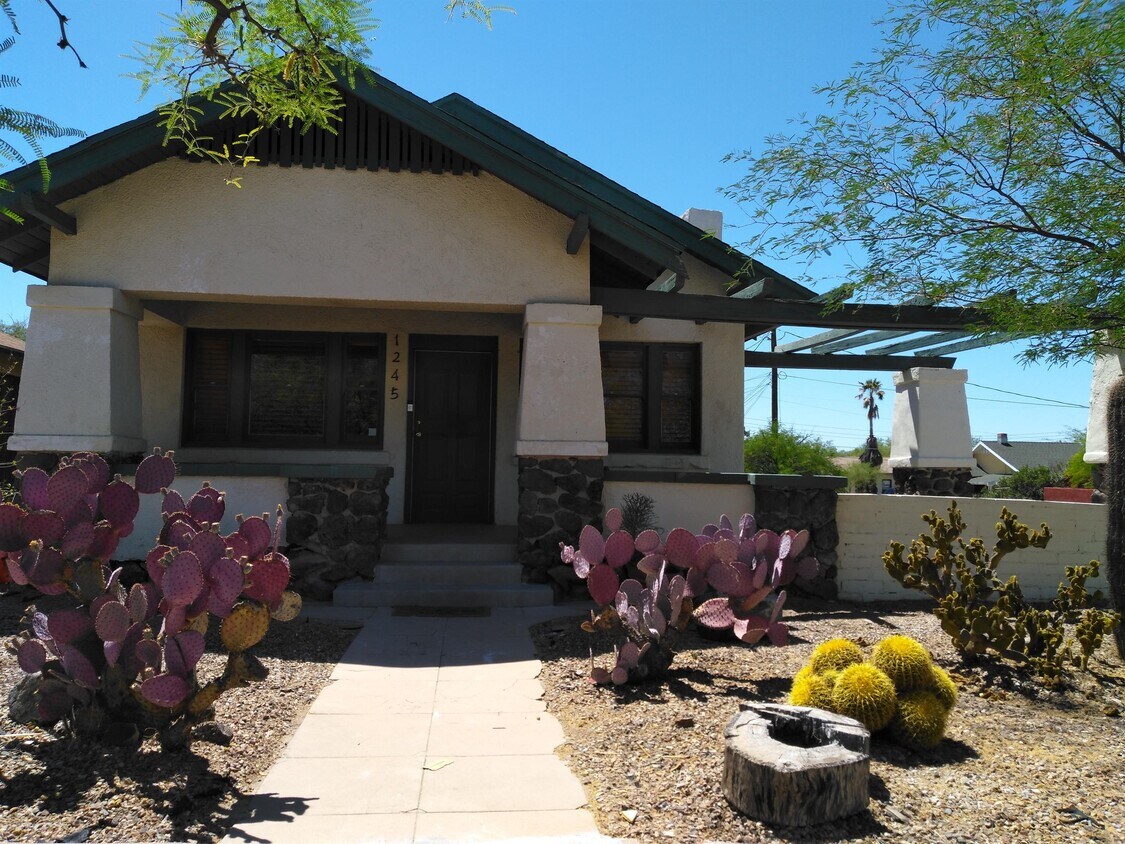Primary Photo - 1245 N 1st Ave