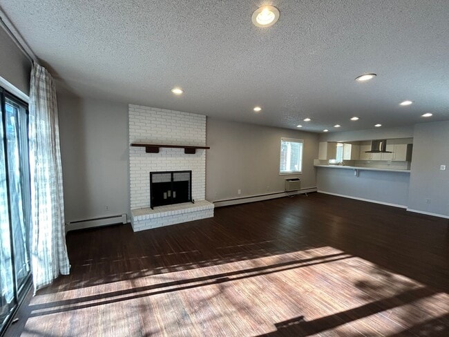 Building Photo - $200 Off First Month! 2 Bed Fort Collins Townhome with Garage & Premium Amenities