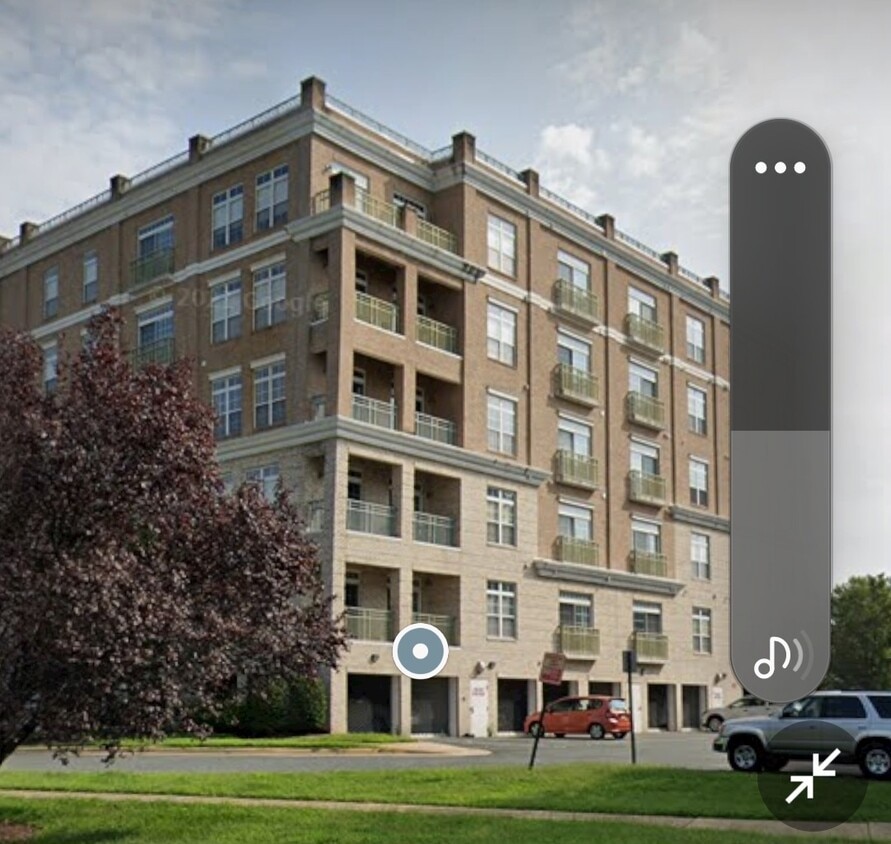 Building - 810 Belmont Bay Dr