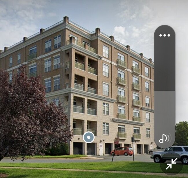 Building - 810 Belmont Bay Dr
