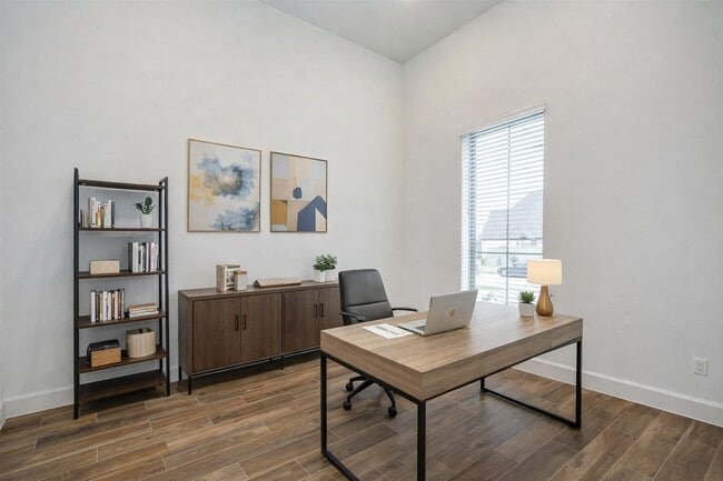 Building Photo - 3011 Hbr Spg Wy