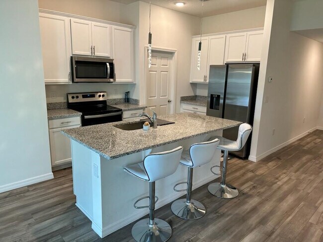 Foto del edificio - 1099 Dania Cir