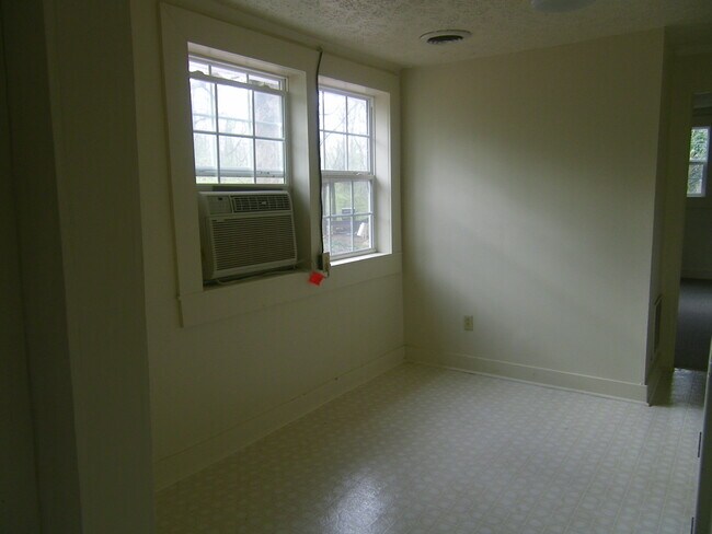 Building Photo - 2069 S Lumpkin St