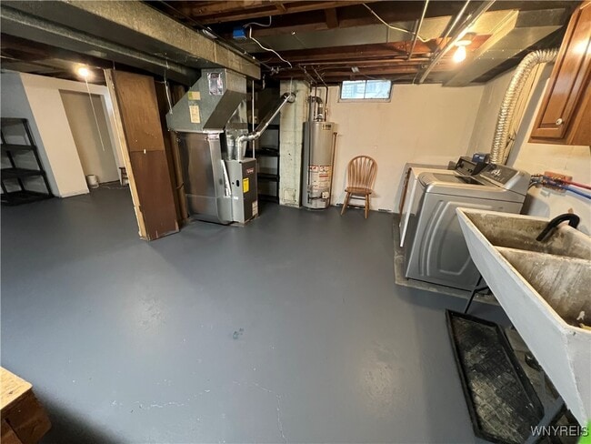 Building Photo - 512 Cayuga Rd