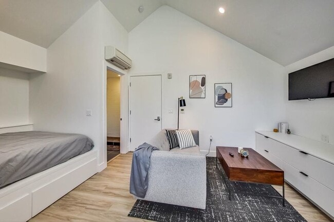 Building Photo - Artthaus Linden: New Luxury Apartment! 2 m...