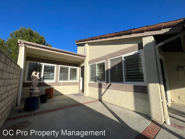 Building Photo - 2 br, 2 bath House - 5574 E Vista Del Amigo