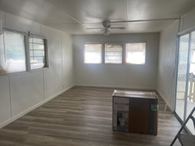 Foto del edificio - FOR RENT 55+COMMUNITY