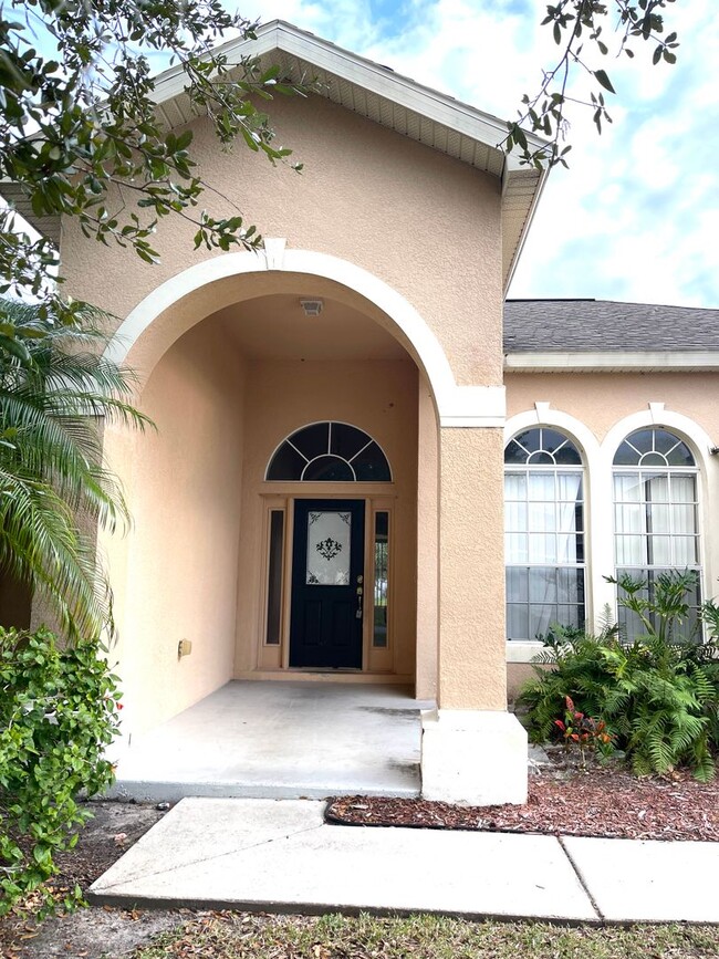 Foto del edificio - Nice 4/3 Home on Corner Lot in Indian Lake...