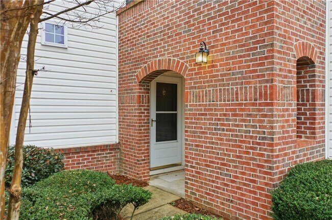 Foto del edificio - 217 Hiawassee Dr