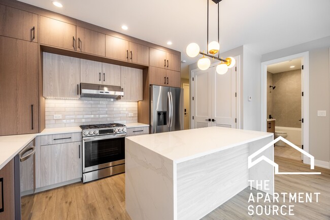 Building Photo - 2355 W Flournoy St