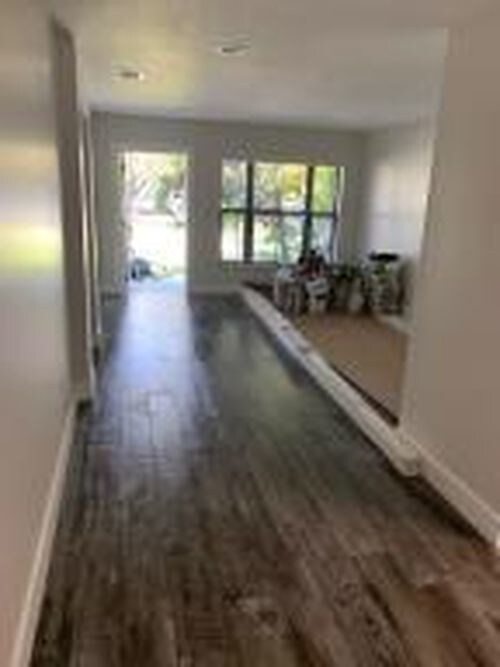 Foto del edificio - 814 NE 8th St