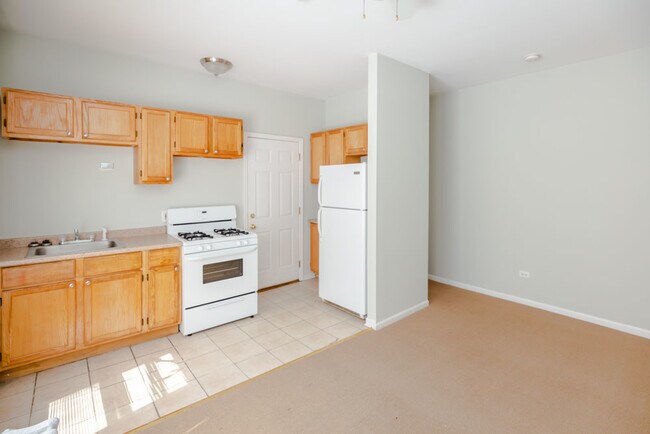 Building Photo - 435 E Oakwood Blvd