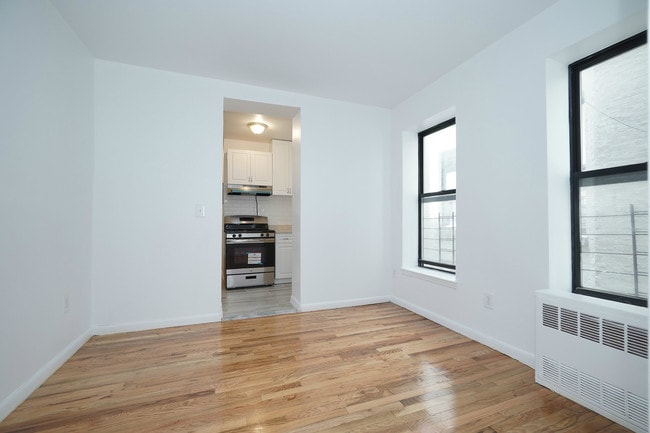 Building Photo - 451 E 116th St