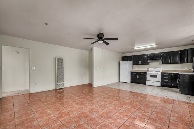 Foto del edificio - 5231 Huntington Dr N