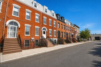 Building Photo - 108 Bruen St