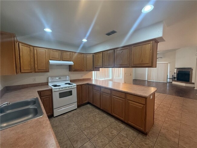 Foto del edificio - 2855 N Central St