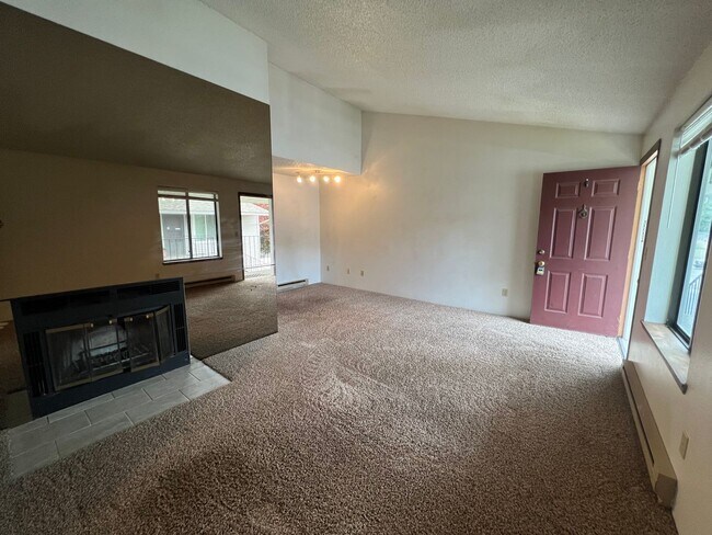 Foto del edificio - Darling 1 Bed, 1 Bath in North Spokane!