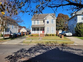 Building Photo - 608 W 34th St