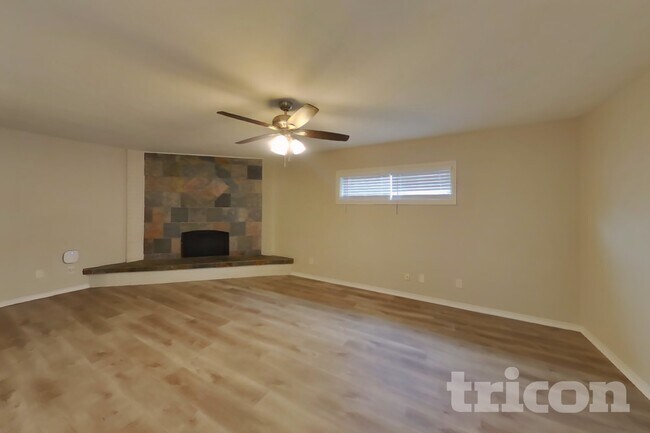 Foto del edificio - 416 Forestwood Dr