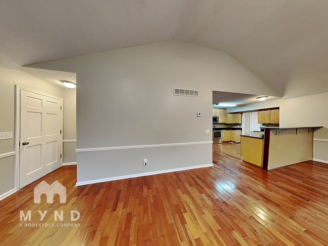 Foto del edificio - 13001 Lakeview Pkwy