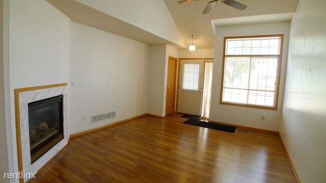 Building Photo - 2 br, 2 bath Townhome - 2244 Quarry Ln