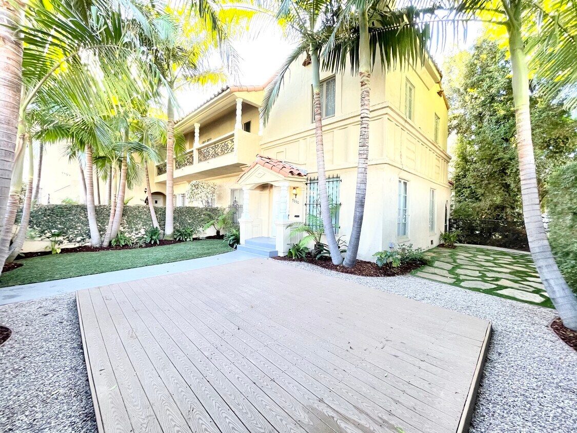 9330 W Olympic Blvd, Beverly Hills, CA 90212 Townhouse for Rent in