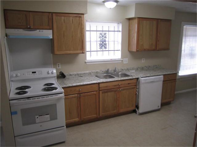 Building Photo - 16319 Paiter St