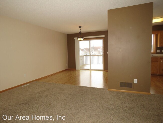 Building Photo - 3 br, 2 bath House - 5037 Bluff Rd