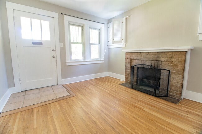 Foto del edificio - 4326 Batavia Pl