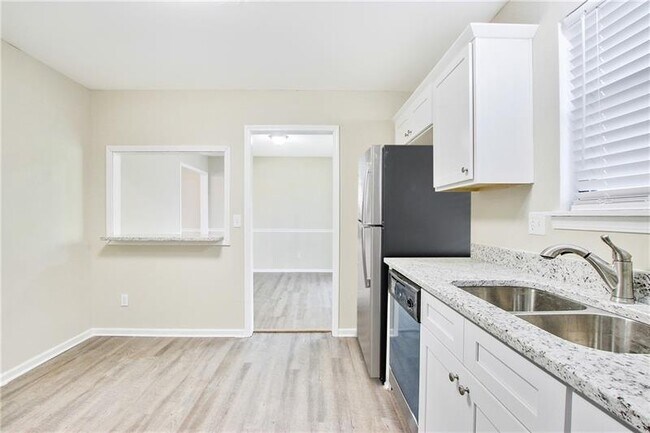 Building Photo - 80 Mill Ln