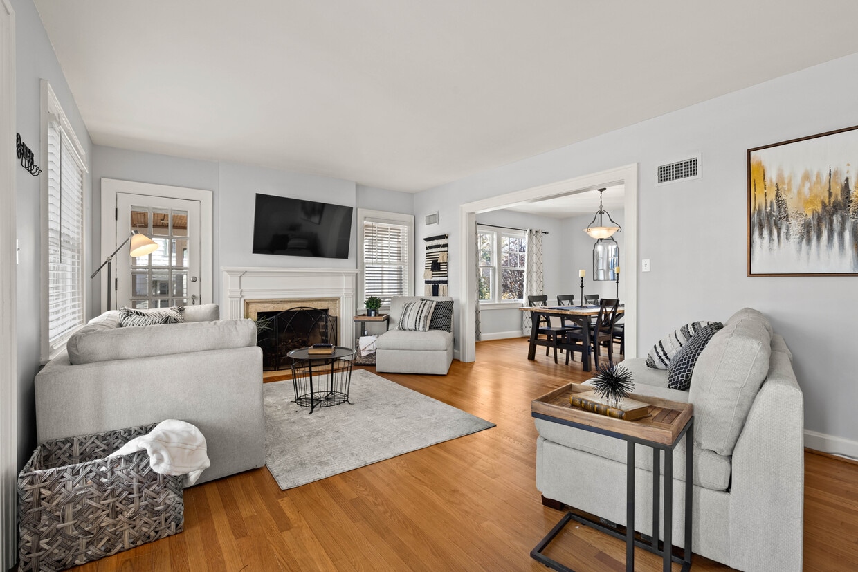 121 E 65th Ter, Kansas City, MO 64113 House for Rent in Kansas City, MO