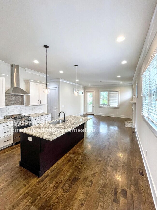 Building Photo - Spacious 4-Bedroom Retreat with Fenced Yar...