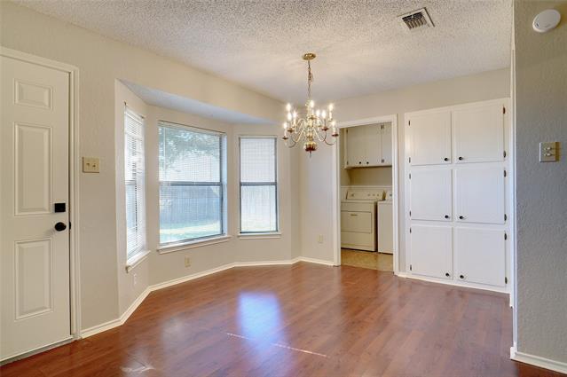 Foto del edificio - 2810 Sarah Dr