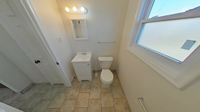 Foto del edificio - 26200 Pinehurst St