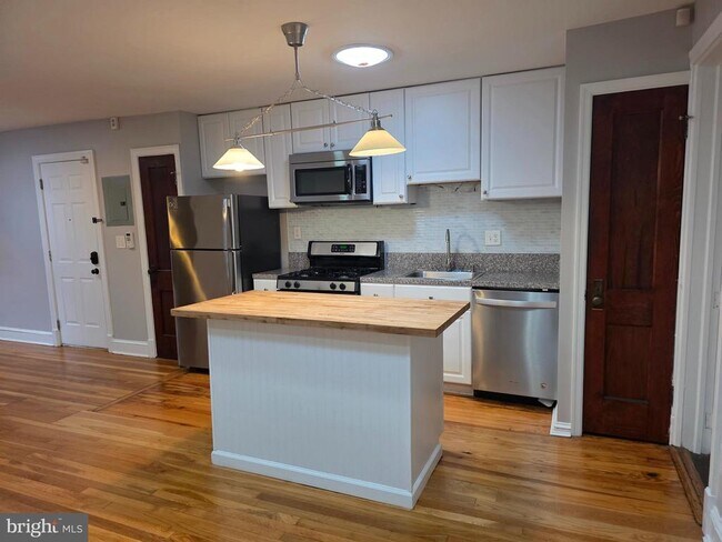 Foto del edificio - 4708 3rd Pl NW