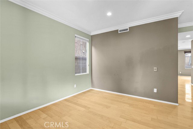 Building Photo - 5 Forest Hill
