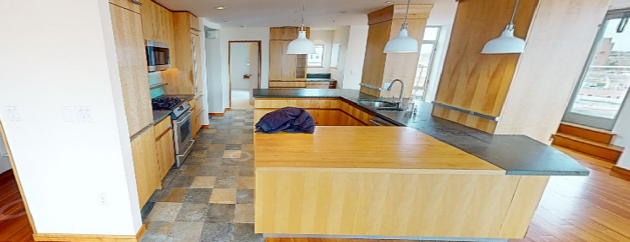 Foto principal - Amazing 3 Bed 3.5 Bath - available Now