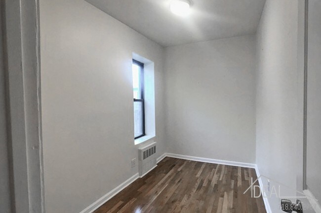 Building Photo - 260 Saint James Place #5DR