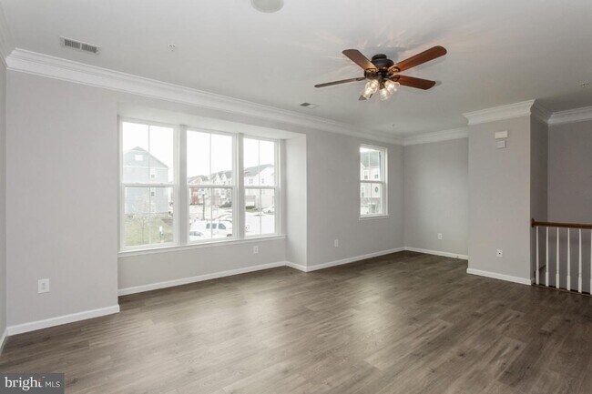 Building Photo - 564 Fox River Hills Way